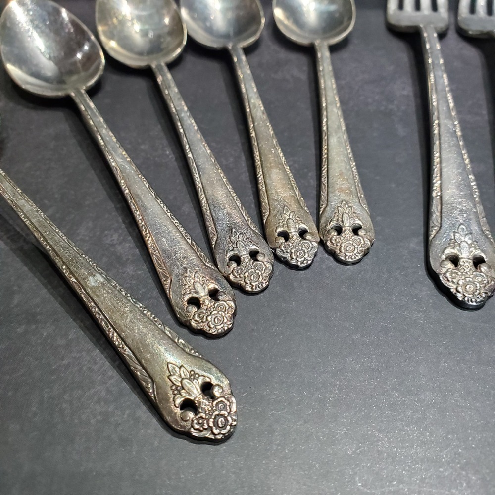 Holmes & Edwards Vintage Silverplate Spoons and Forks Set "Lovely Lady" Pattern - Picture 5 of 6